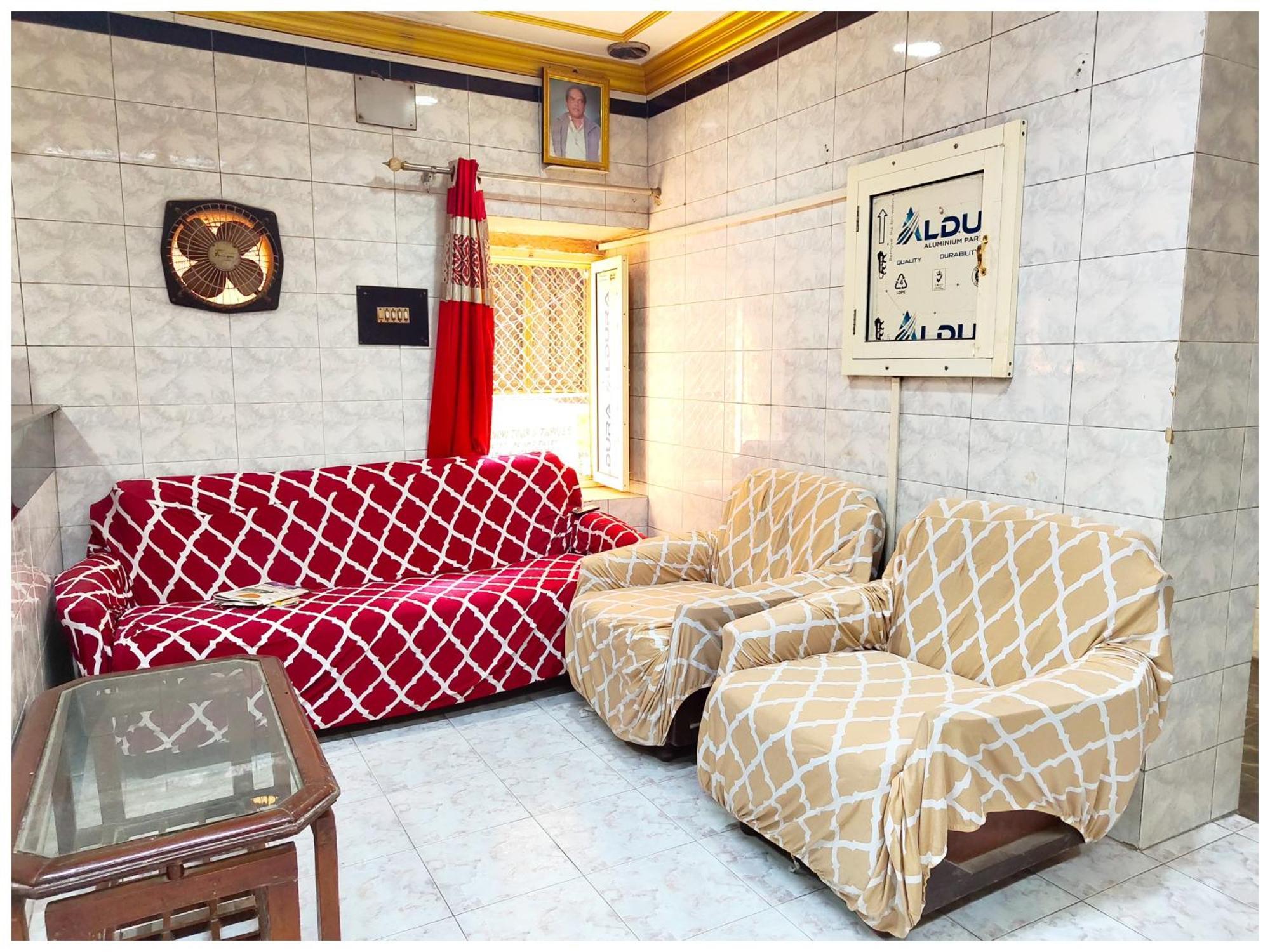 Shant! Near Kashi Vishwanath Temple- Fully Air Conditioned & Spacious - Budget In 2* Varanasi