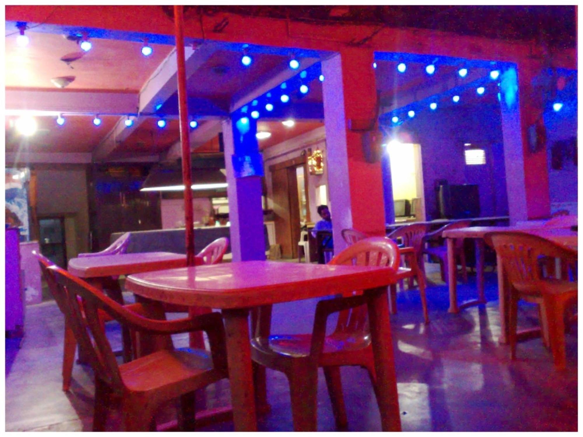 Hotel Shant! Near Kashi Vishwanath Temple- Fully Air Conditioned & Spacious - Budget In Varanasi