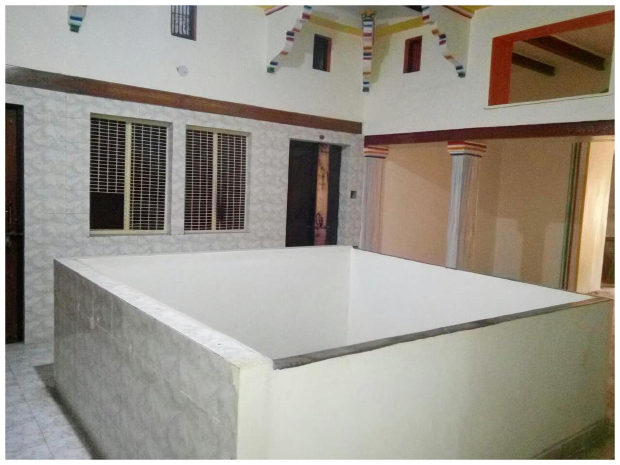 Hotel Shant! Near Kashi Vishwanath Temple- Fully Air Conditioned & Spacious - Budget In