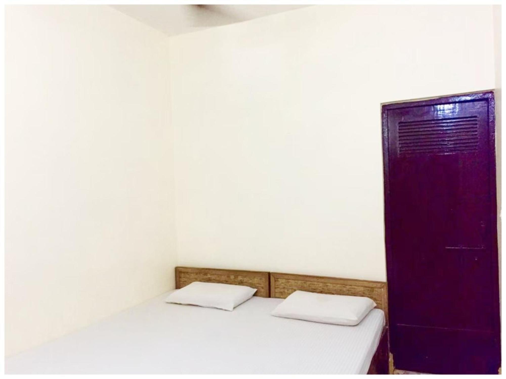Hotel Shant! Near Kashi Vishwanath Temple- Fully Air Conditioned & Spacious - Budget In Varanasi
